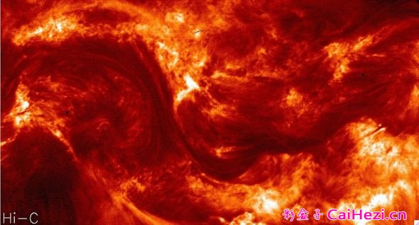 7月11日的日冕活动，由美国宇航局的高分辨率日冕成像仪拍摄。照片在紫外波长下拍摄，波长19.3纳米，只有可见光波长的1/25