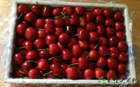 八旬大爷送樱桃 吃樱桃的好处有哪些