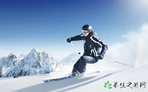 男孩滑雪遭遇雪崩 滑雪的安全注意事项
