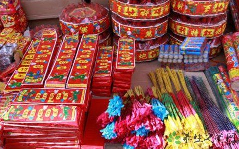 北京查获非法爆竹 放爆竹时要注意什么